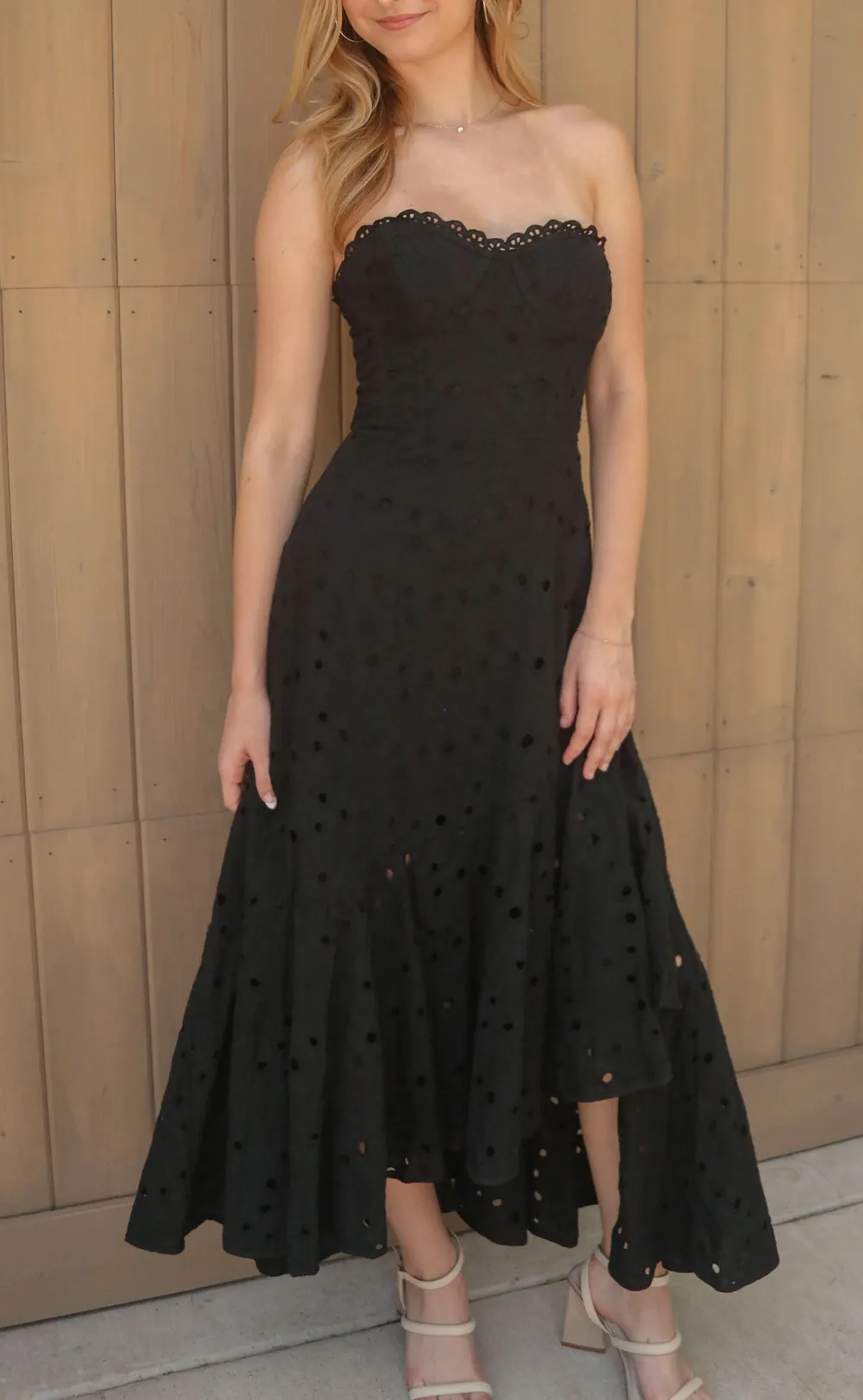 Eyelet Detailing Strapless Midi Dress